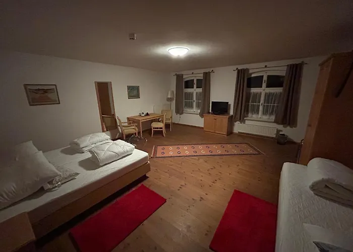 Schlosshotel Wolfshagen Отель 3*